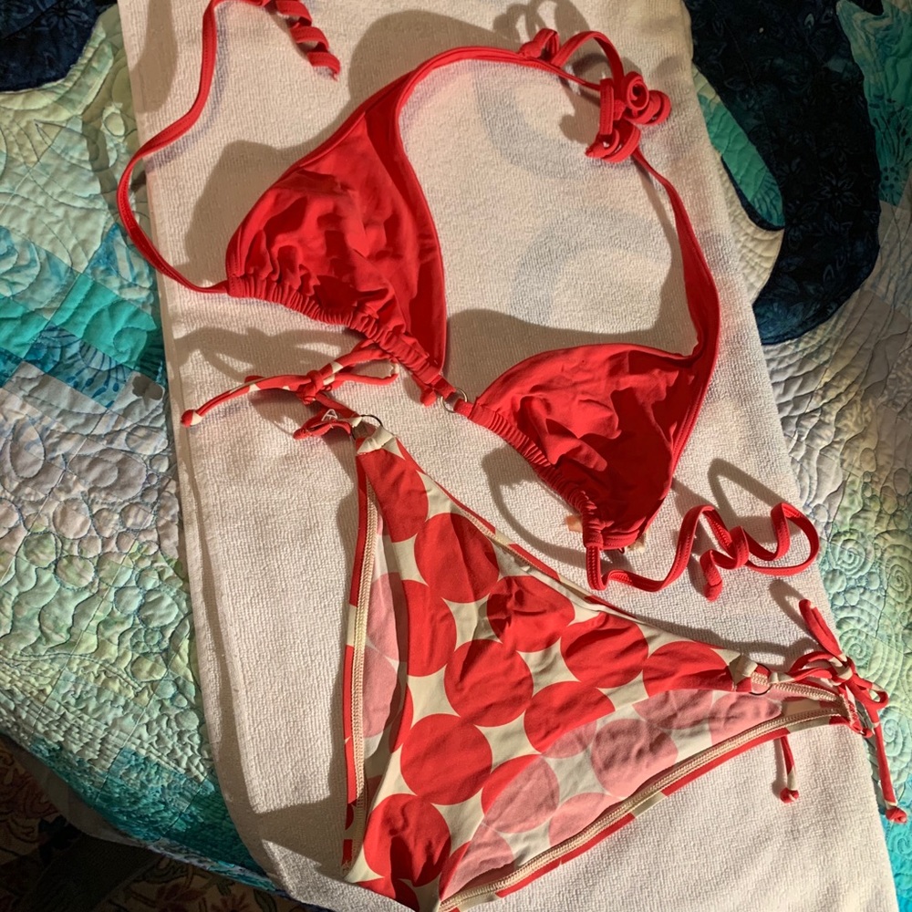 Vitamin A Gia Triangle top & bikini bottom -coral